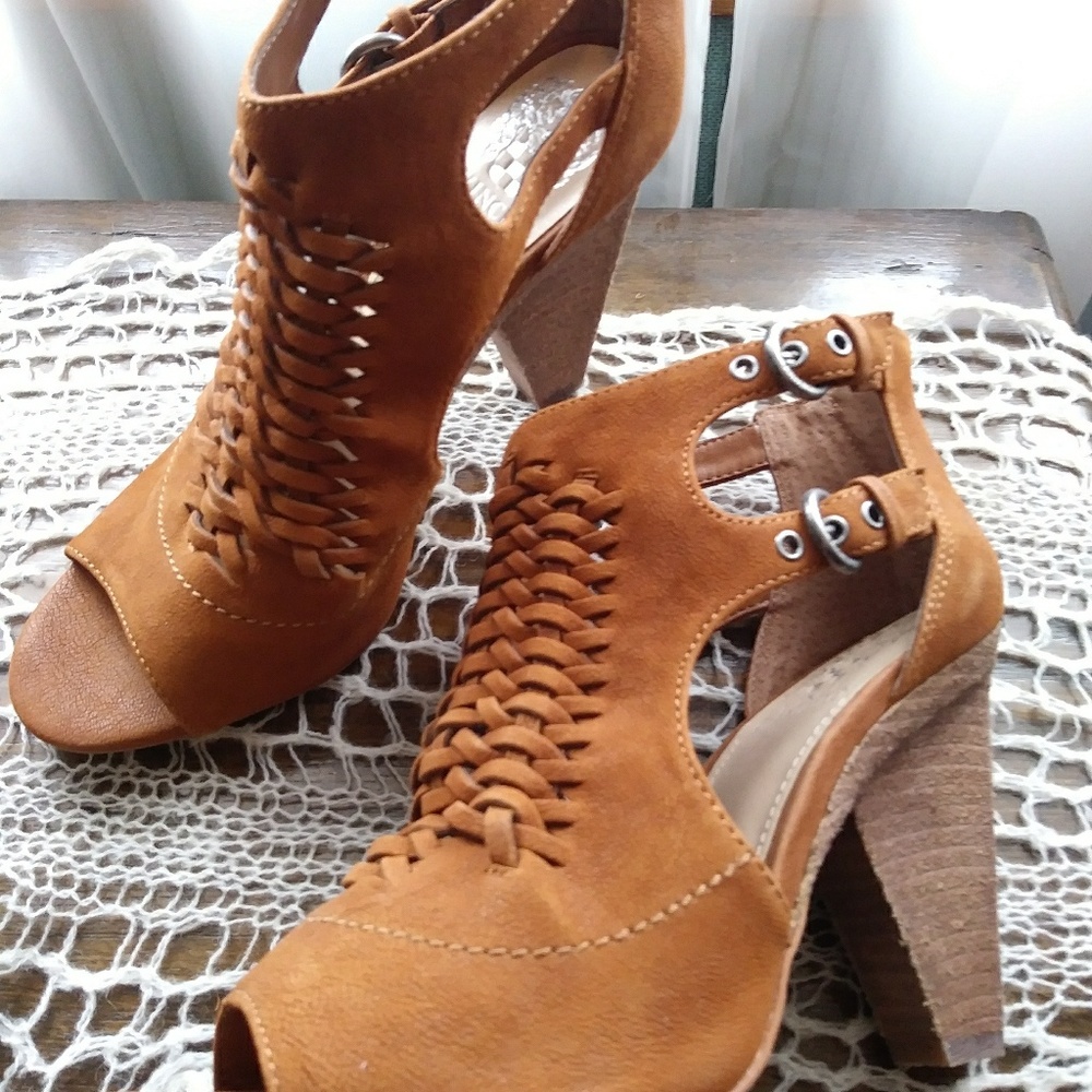 Vince camuto peep toe